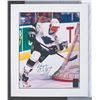 Image 3 : A Wayne Gretzky Signed Jersey and Photo.