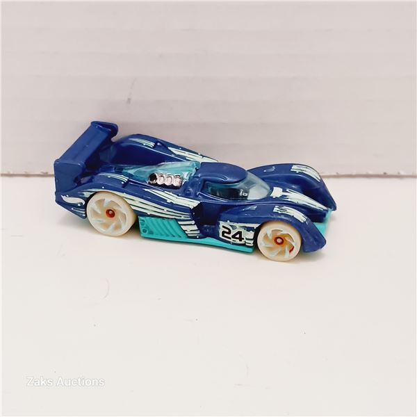 2010 Hot Wheels T9680 #24 BLUE