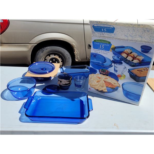 New Anchor Hocking Blue Oven Originals (1 piece missing)