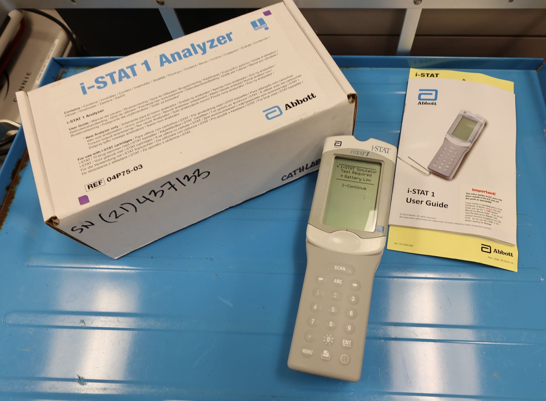 Abbott i-STAT 1 Wireless Blood Analyzer w/ User Guide & Box - Oahu Auctions
