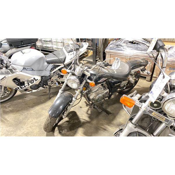 2003 SUZUKI MARAUDER GZ, MOTORCYCLE, BLACK, VIN VTTNJ48A932102619