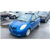 Image 1 : 2008 TOYOTA YARIS 4DR HATCHBACK, BLUE, VIN JTDKT923585171353