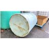 Image 2 : LARGE FROSTED PLASTIC INDUSTRIAL LIQUID STORAGE TANK *MISSING LID*