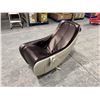 Image 2 : SYNCA CIRC - FAUTEUIL DE MASSAGE CHAUFFANT PREMIUM À PISTE SL - ESPRESSO, SKU: 144723, S/N: MR32C240