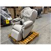 Image 1 : SYNCA KAGRA - CONÇU AU JAPON - FAUTEUIL DE MASSAGE 4D PREMIUM BLANC, SKU: 141129, S/N: MR1362312W002