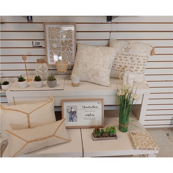 LOT DE 18 ARTICLES DE DÉCORATION