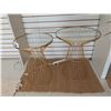 Image 1 : LOT DE 2 TABLES ET  TAPIS