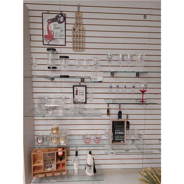 LOT DE 50 VERRES ET DÉCORATION ASSORTIES