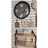 Image 2 : LOT DE 10 DECORATIONS MURAL ASS. (VALEUR DE 175+$)