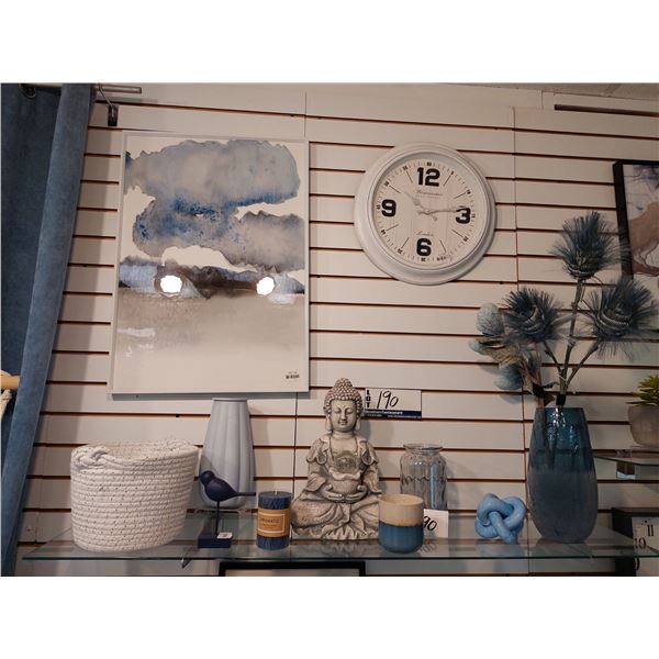 LOT DE 11 ARTICLES DE DECORATION ASS. BLEU-GRIS-BLANC (VALEUR DE 280+$)