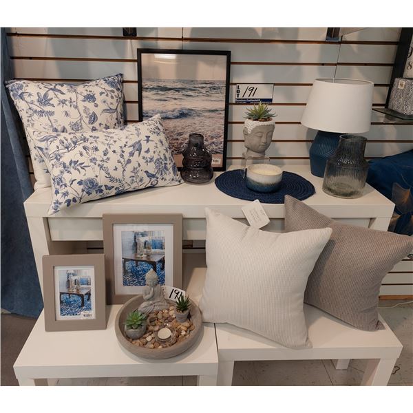 LOT DE 14 ARTICLE DE DECORATION BLEU-GRIS-BLANC (VALEUR DE 150+$)