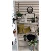 Image 1 : LOT DE 15 ARTICLES DE DECORATION ASS.NOIR,BLANC,VERT (VALEUR DE 175+$)