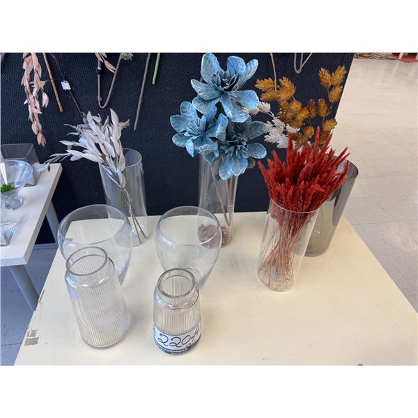 LOT DE 8 VASES EN VERRE ASS (VALEUR DE 150+$)