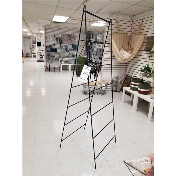 SUPPORT METAL A TAPIS