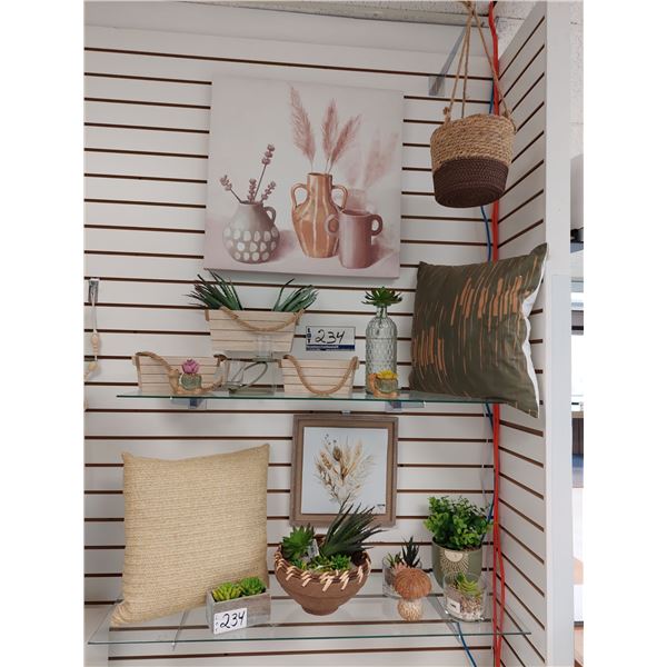 LOT DE 20 ARTICLES DE DECORATION ASS. (VALEUR DE 252+$)