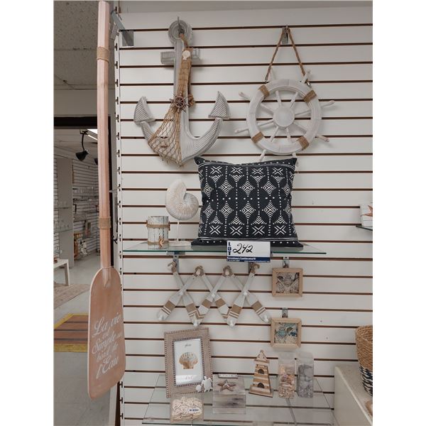 LOT DE 17 ARTICLES DE DECORATION THEME DE L' OCEAN (VALEUR DE 420+$)
