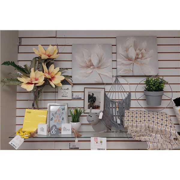 LOT DE 16 ARTICLES DE DECORATION ASS.VOIR PHOTO (VALEUR DE 150+$)