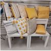 Image 1 : LOT DE 10 COUSSINS ASS. (VALEUR DE 280+$)