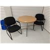 Image 1 : LOT DE 1- TABLE ET 2 CHAISES