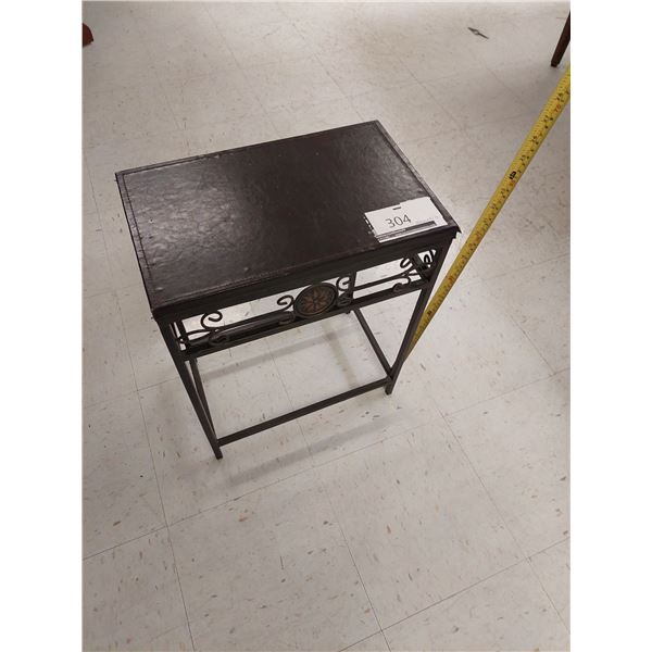 PETITE TABLE 16”X10”X21”