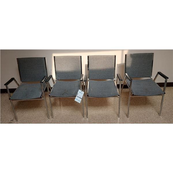 LOT DE 4 CHAISES