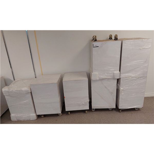lOT DE 7 CUBES 18”X18”X29”