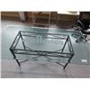 Image 1 : TABLE DESSUS EN VERRE 80”X40”X31”
