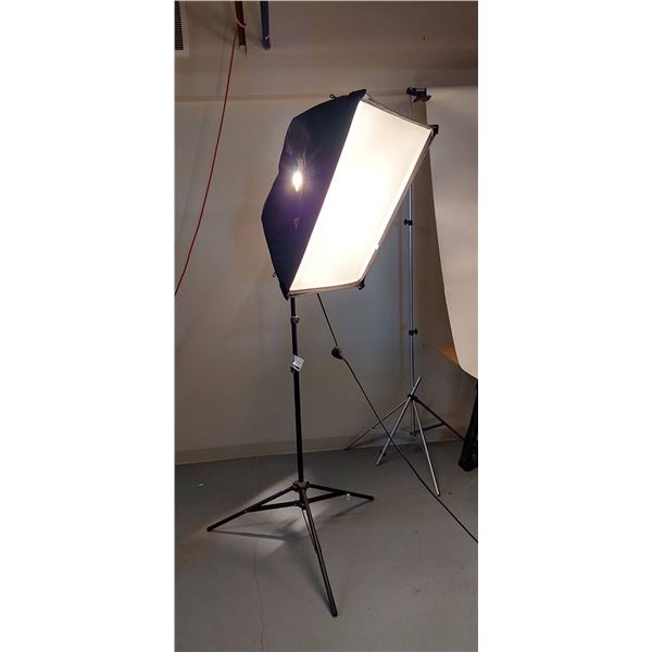 LAMPE POUR PHOT 24”X32”