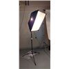 Image 1 : LAMPE POUR PHOT 24”X32”