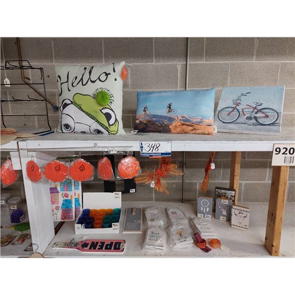LOT DE 80+ ARTICLES DE DÉCO ASSORTIS (VALEUR DÉTAIL: 800+$)