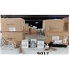 Image 2 : LOT DE 40+ ARTICLES DE DÉCO ASSORTIS (VALEUR DÉTAIL: 400+$)