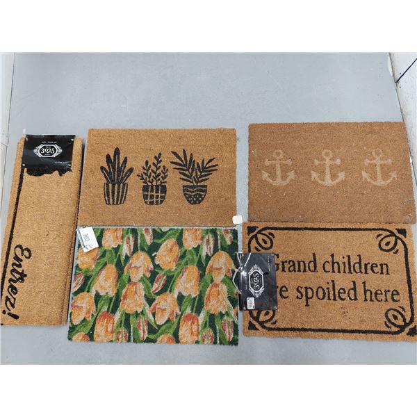 LOT DE 21 PAILLASSON ASSORTS (VALEUR DÉTAIL: 400+$)