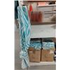 Image 1 : LOT DE 90+ RIDEAUX DE DOUCHE (VALEUR DÉTAIL: 1800+$)