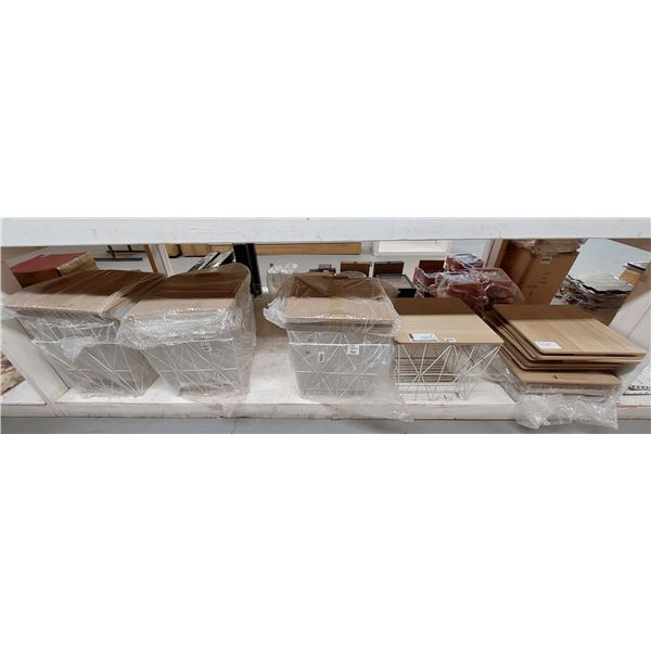 LOT DE 7 TABLES 14" X 14" X 13" AVEC DESSUS ESTRA (VALEUR DÉTAIL: 450+$)