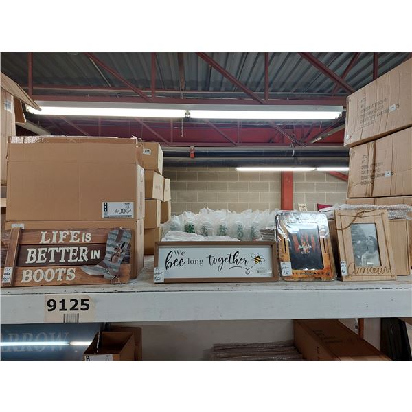 LOT DE 240+ ARTICLES DE DÉCO ASSORTIS (VALEUR DÉTAIL: 500+$)