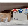 Image 3 : LOT DE 300+ ARTICLES DE DÉCO ASSORTIS (VALEUR DÉTAIL: 850+$)