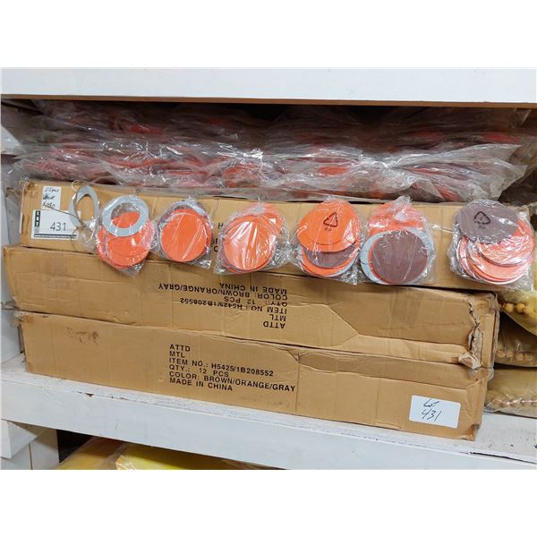 LOT DE 115 GUIRLANDES DÉCORATIVE (VALEUR DÉTAIL: 1380$)