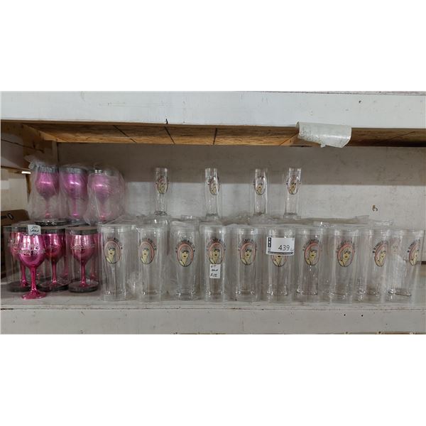 LOT DE 88 VERRRES À BIÈRE ET COUPES ASSORTIES (VALEUR DÉTAIL: 600+$)