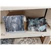 Image 2 : LOT DE 60+ HOUSSES ET CADRES ASSORTIS (VALEUR DÉTAIL: 800+$)