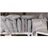 Image 1 : LOT DE 18 COUSSINS (VALEUR DE 320+$)