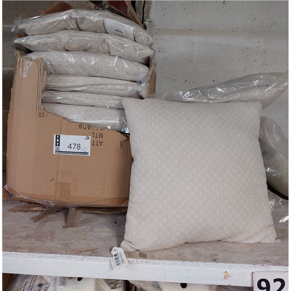 LOT DE 17 COUSSINS (VALEUR DE 320+$)