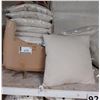 Image 1 : LOT DE 17 COUSSINS (VALEUR DE 320+$)