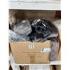Image 2 : LOT DE 25+ CHAPEAUX AVEC FOULARD DE FOURRURE (VALEUR DE 300+$)