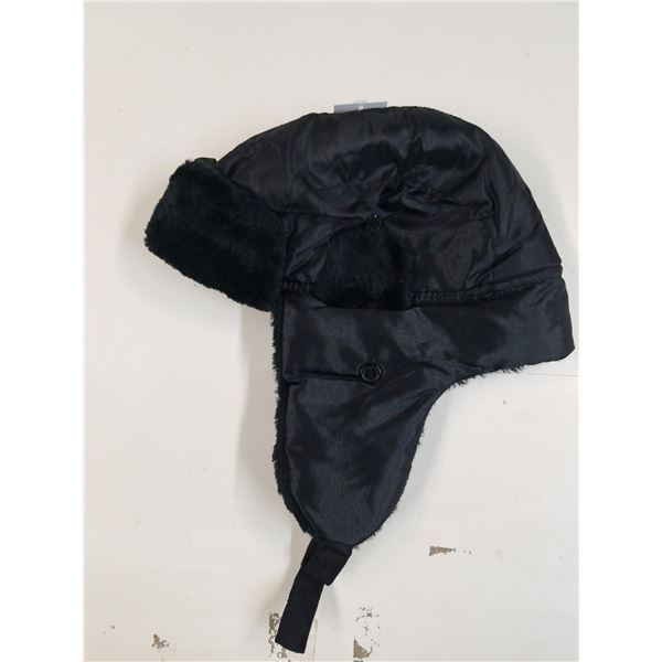 LOT DE 45+ CHAPEAUX D'HIVER GR. L (VALEUR DE 450+$)