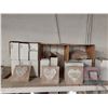 Image 1 : LOT DE 60+ PLAQUES DE DECORATION ASS. (VALEUR DE 500+$)