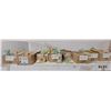 Image 1 : LOT DE 80+LETTRES EN BOIS ASS. (VALEUR DE 150+$)