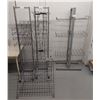 Image 1 : LOT DE 4 PRESENTOIRS ASS.