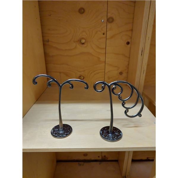 LOT DE 300+ SUPPORTS A BIJOUX 4” (VALEUR DE 600+$)