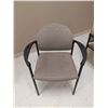Image 3 : LOT DE 1-TABLE ET 6- CHAISES