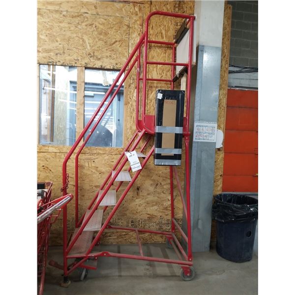 ESCALIER MOBILE 6 MARCHES(ROUGE)